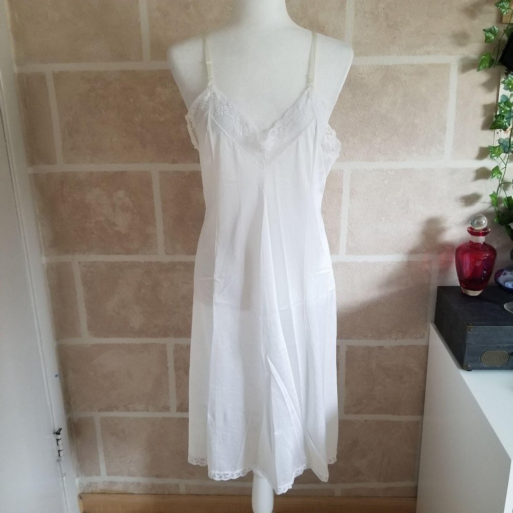 Vintage 90s AJ Bari Women's Lace Spaghetti Strap Nightgown Size 40